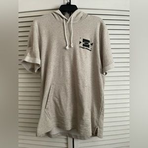 Under Armor Sweatshirt Tee
